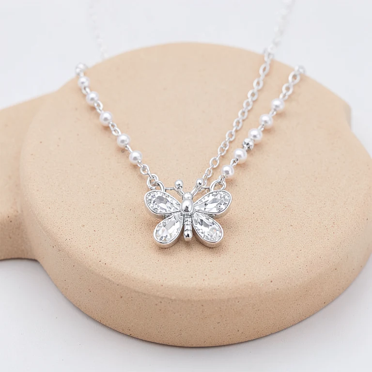 Imitation Crystal-Style Butterfly Pendant Necklace